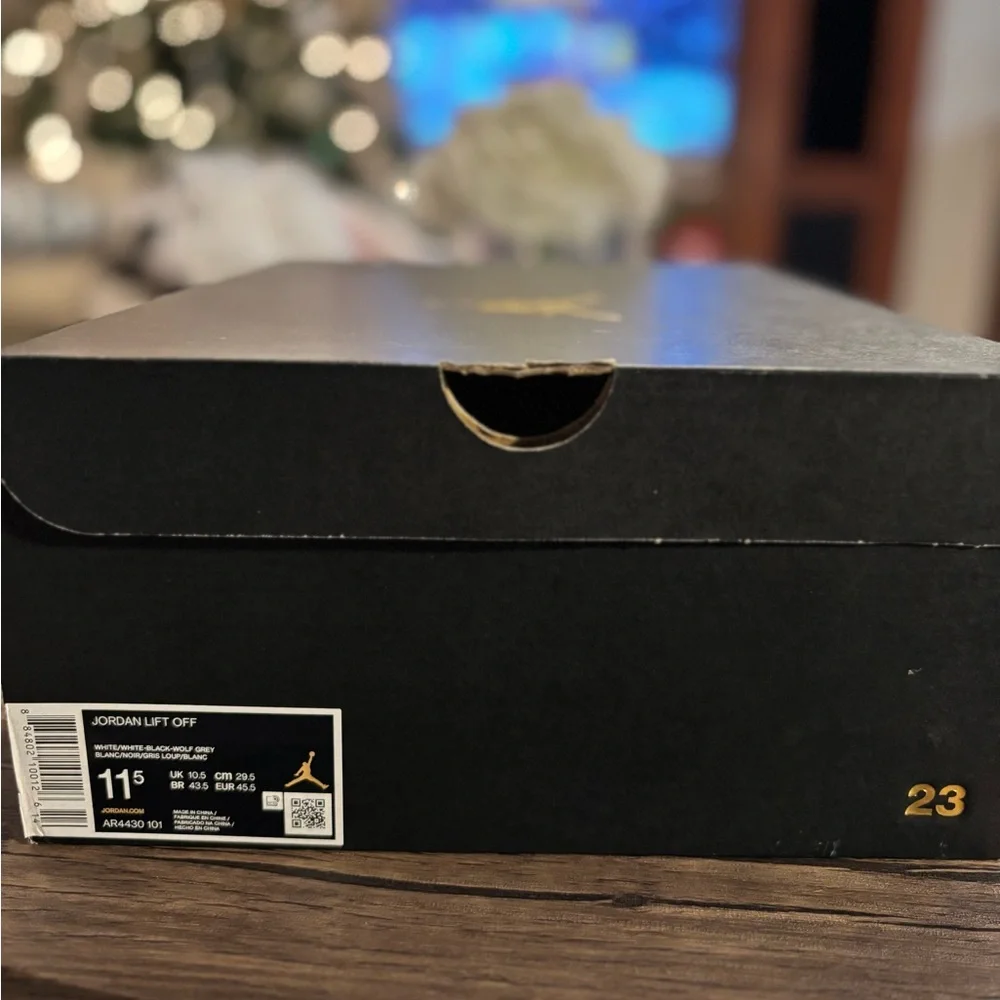 Jordan men’s Lift Off White and Black Sneakers size 11.5. Worn once - Picture 7 of 7